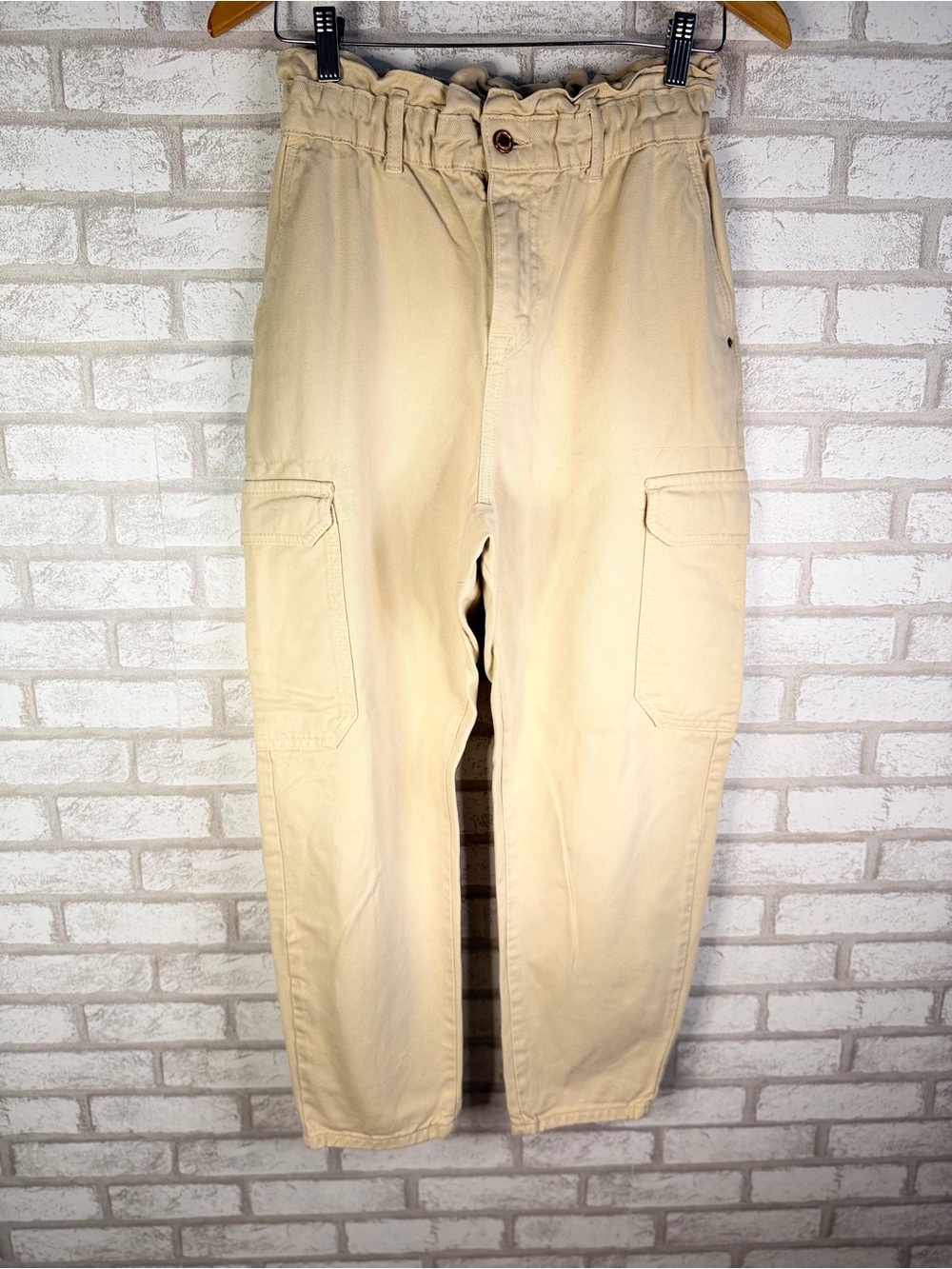 Zara Women's Beige Paperbag Waist Cargo Jeans